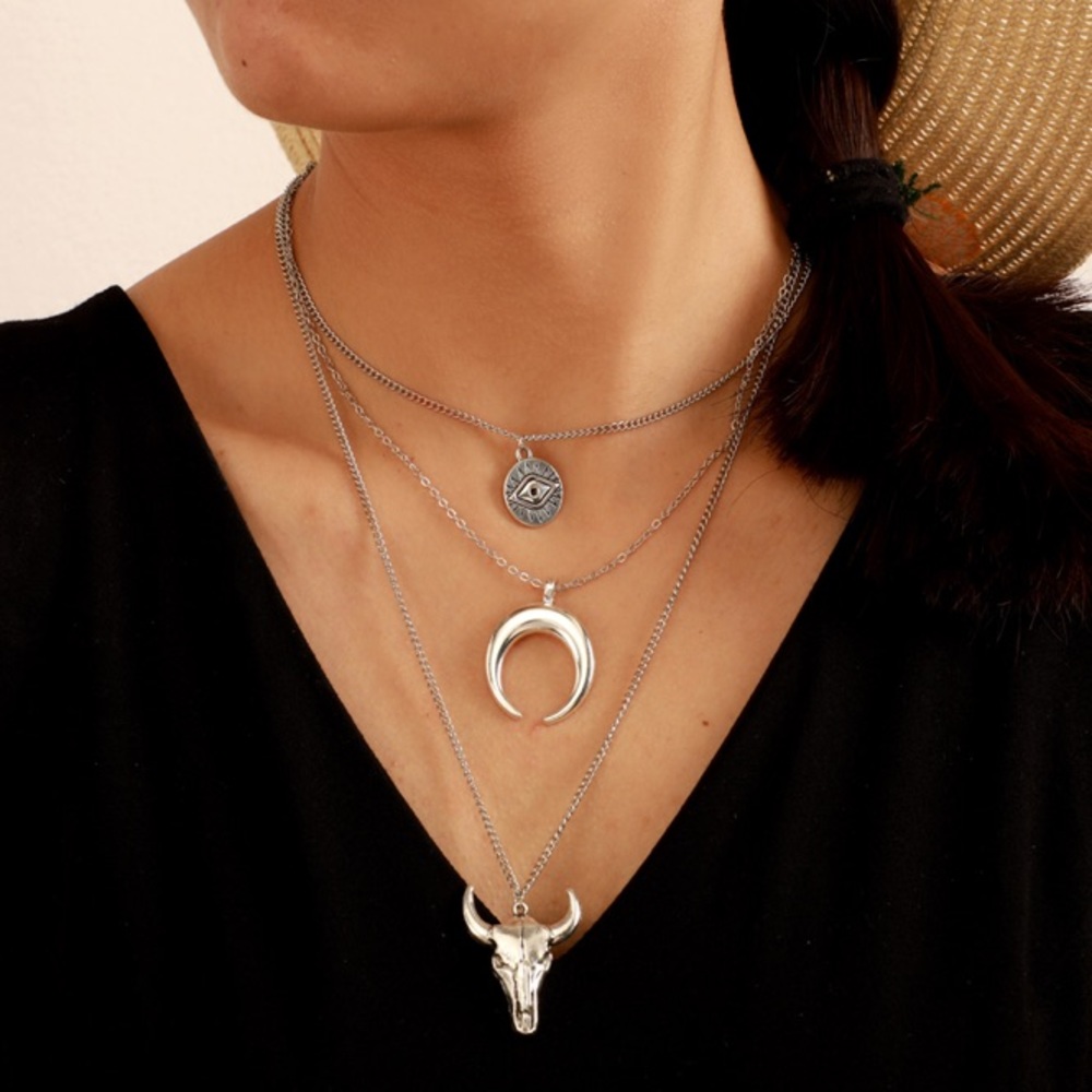 ✨ MAKE OFFER ✨ BOHO LAYERED SILVER NECKLACE